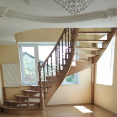 Caring for wooden stairs, how to care for stairs so that they last more than 25 years.